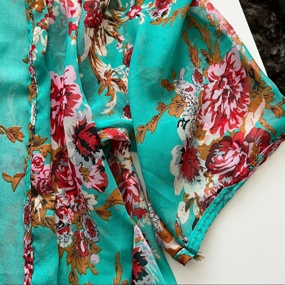 🔥What's Hot Beverly Hills Boutique Kimono w/Tassels! Swim Cover.Very Versatile! - Picture 2 of 7